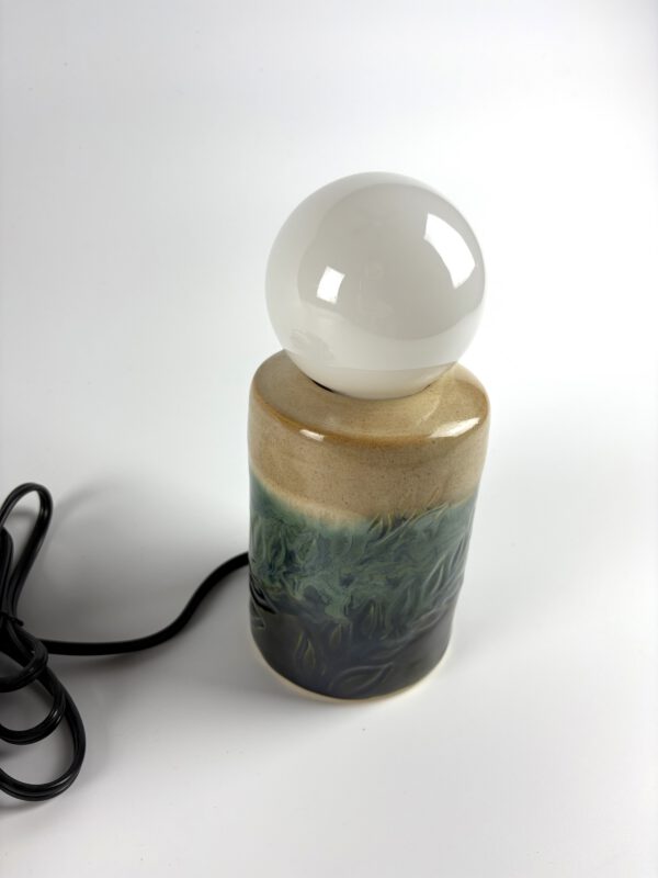 251010_3 Green Leaf Lamp