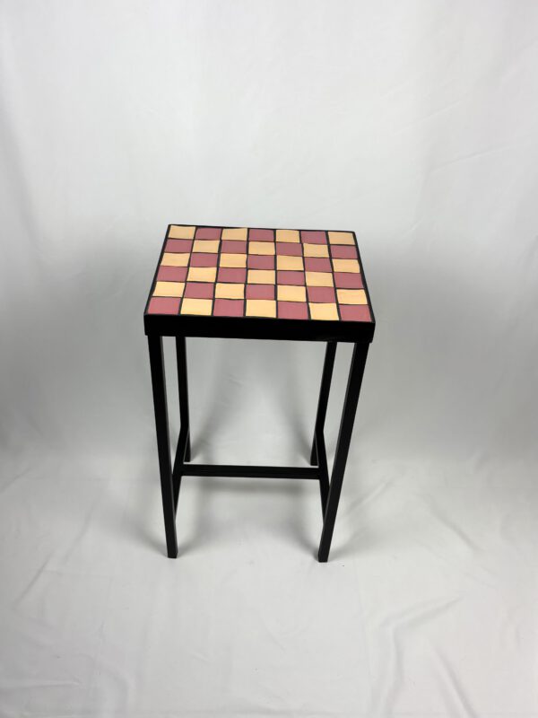 251024_1 Pink and Orange Table